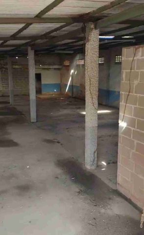 Ponto com 390m², à venda, no bairro Parque Jóquei Club em Campos dos Goytacazes