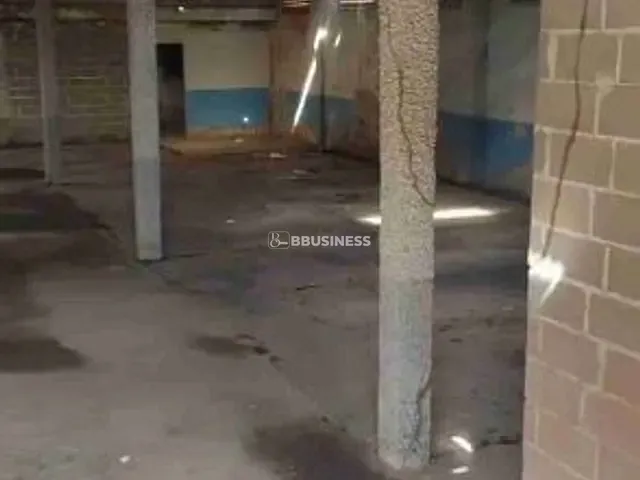 Ponto com 390m², à venda, no bairro Parque Jóquei Club em Campos dos Goytacazes