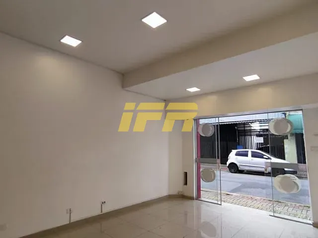 Ponto com 150m², à venda ou para alugar, no bairro Centro em Taubaté