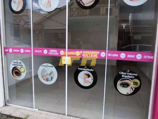 Ponto com 150m², à venda ou para alugar, no bairro Centro em Taubaté
