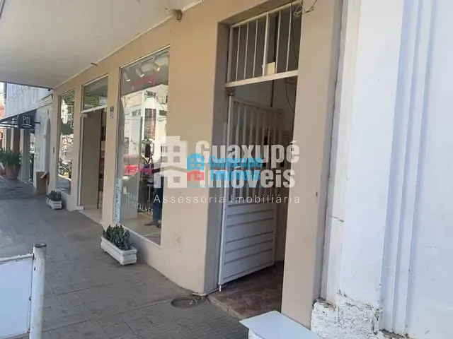 Prédio para alugar, no bairro Centro em GUAXUPÉ