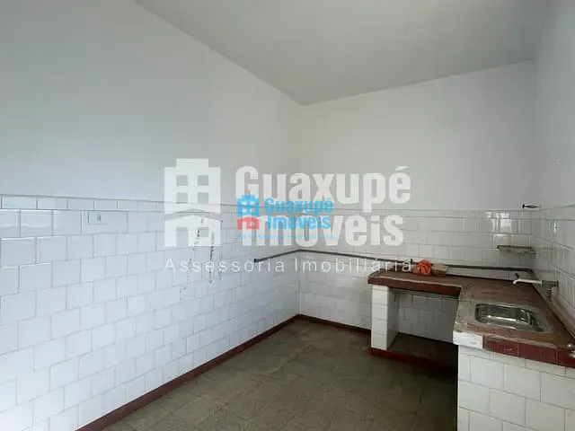 Prédio para alugar, no bairro Centro em GUAXUPÉ