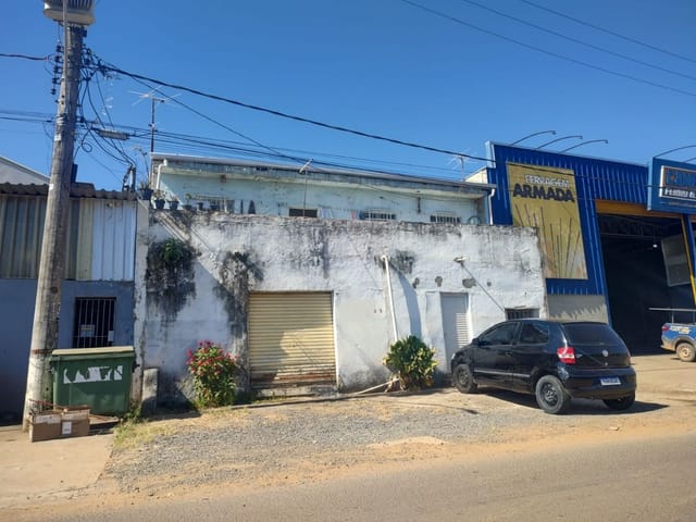Ponto com 300m², à venda, no bairro São Judas Tadeu  em Cambuí