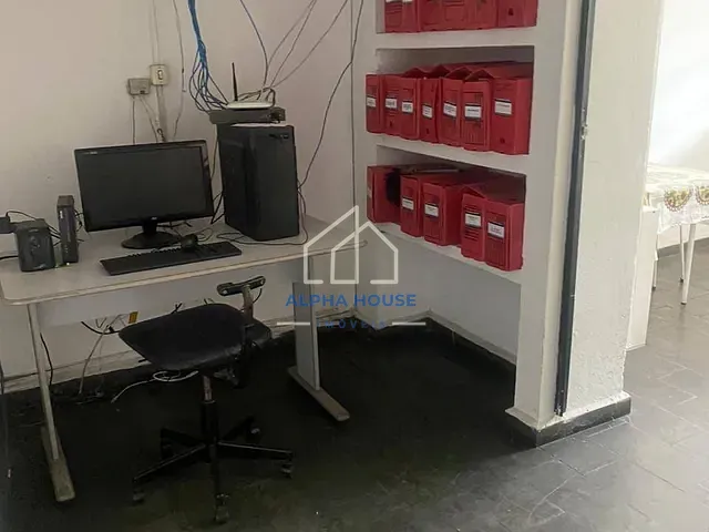 Ponto com 206m², à venda, no bairro Parque São Benedito em Pindamonhangaba