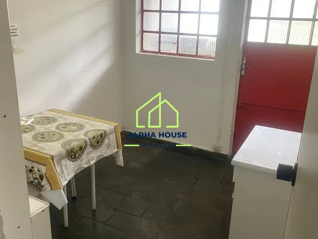 Ponto com 206m², à venda, no bairro Parque São Benedito em Pindamonhangaba