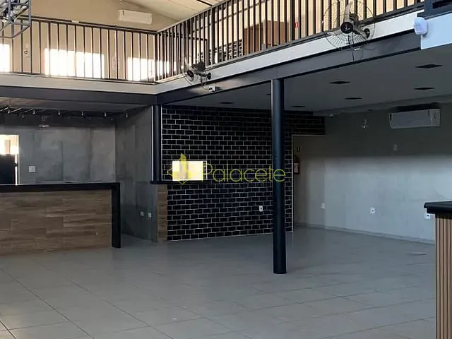 Ponto com 320m², para alugar, no bairro Parque São Domingos em Pindamonhangaba