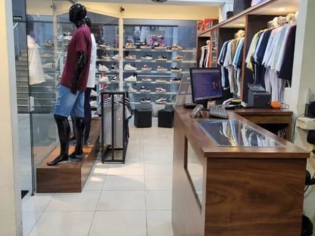 Ponto com 60m², à venda, no bairro Centro em Cotia