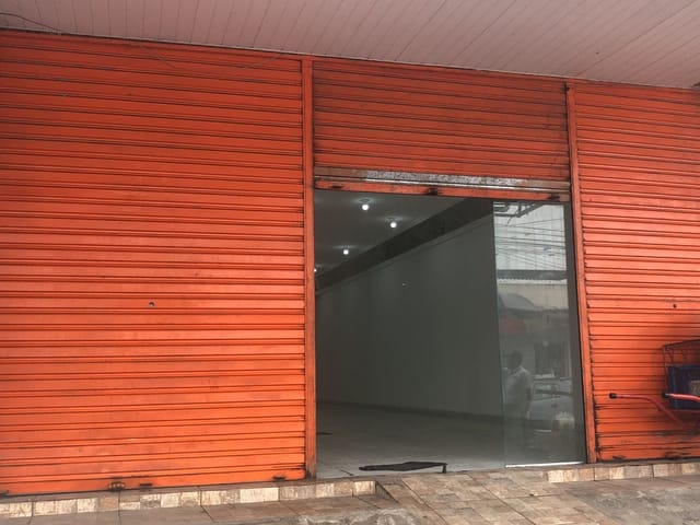 Foto do Sala - Excelente Ponto comercial na torre com ótima localização, defronte ao mercado da torre, contendo 02 (dois) pisos para instalações de diversos ramos comerciais. | Shopping Imóveis