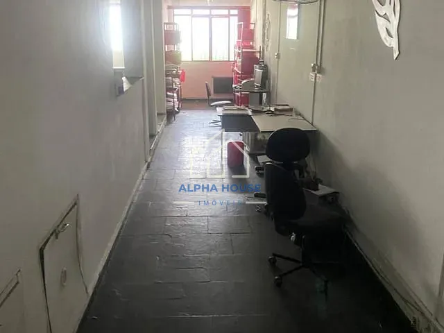 Ponto com 206m², para alugar, no bairro Parque São Benedito em Pindamonhangaba
