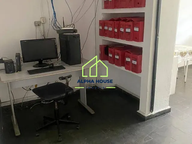 Ponto com 206m², para alugar, no bairro Parque São Benedito em Pindamonhangaba
