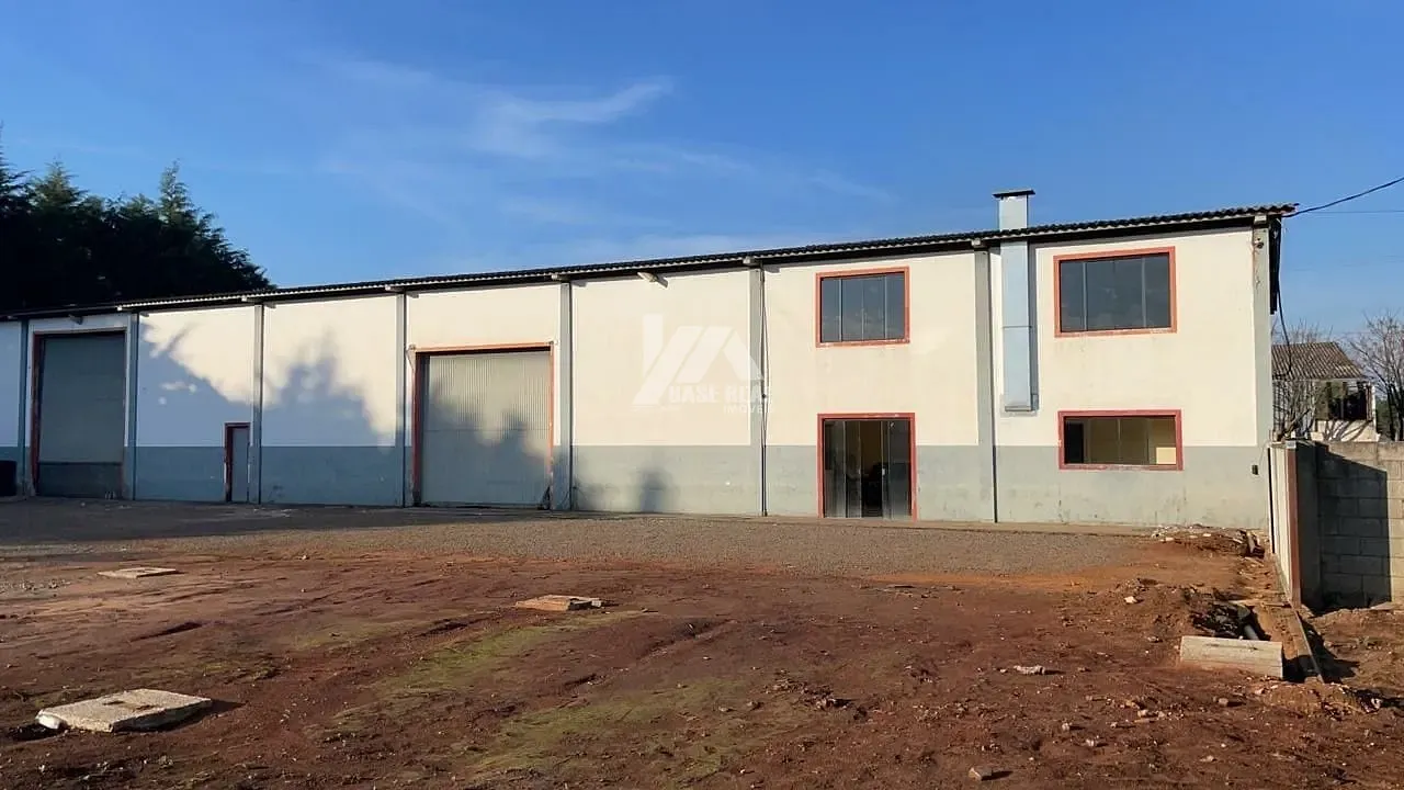 Barracão com apartamento e sobra de terreno próximo  BR — vila industrial atalaia, Guarapuava