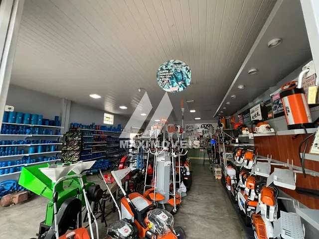 Ponto com 360m², à venda, no bairro Alto Mercado em Araçuaí