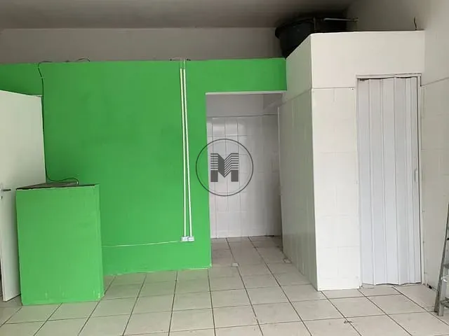 Ponto com 30m², para alugar, no bairro Santa Terezinha em Aparecida