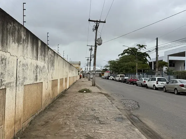 Ponto com 600m², para alugar, no bairro Brasil em Vitória da Conquista