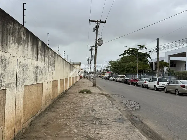 Ponto com 600m², para alugar, no bairro Brasil em Vitória da Conquista