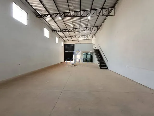 Ponto com 240m², para alugar, no bairro Vila Nossa Senhora do Bonfim em São José do Rio Preto