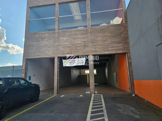 Ponto com 675m², para alugar, no bairro São Benedito em Uberaba