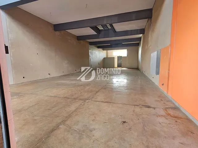 Ponto com 675m², para alugar, no bairro São Benedito em Uberaba