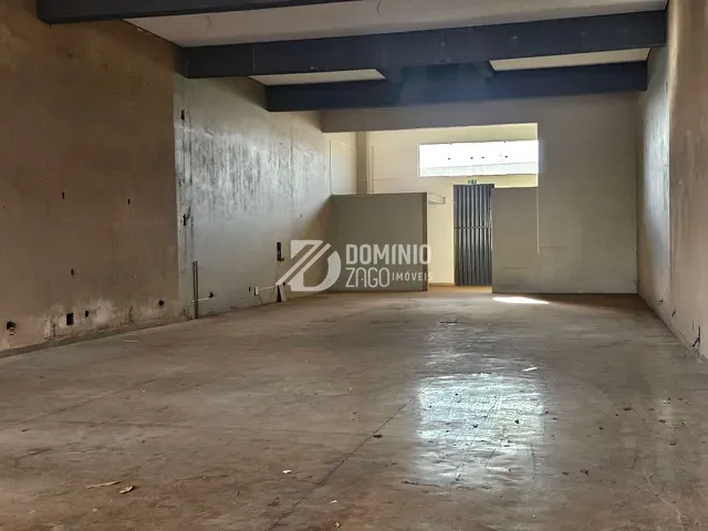 Ponto com 675m², para alugar, no bairro São Benedito em Uberaba