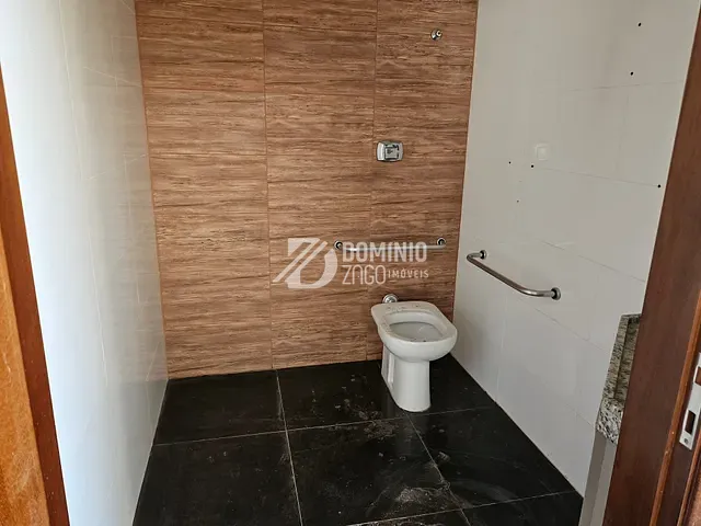 Ponto com 675m², para alugar, no bairro São Benedito em Uberaba