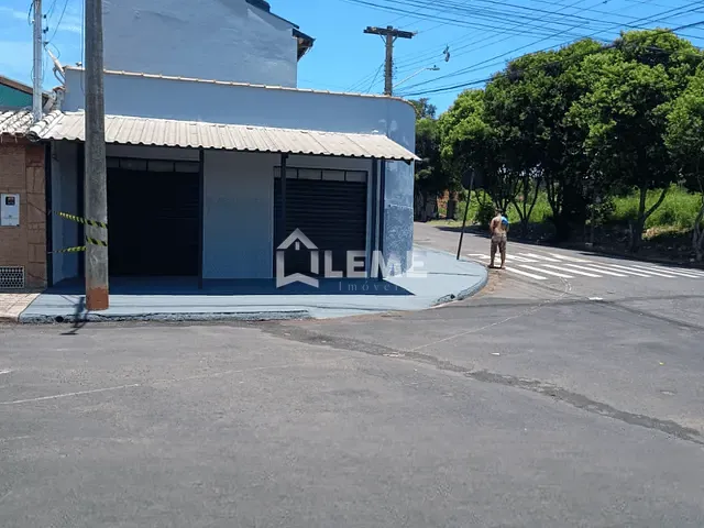 Ponto com 178m², para alugar, no bairro Conjunto Habitacional Nelson Niero em Mococa