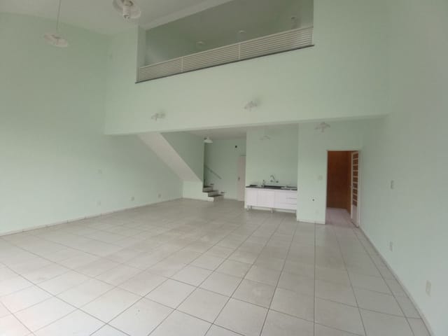 Ponto com 100m², para alugar, no bairro Centro em São João da Boa Vista