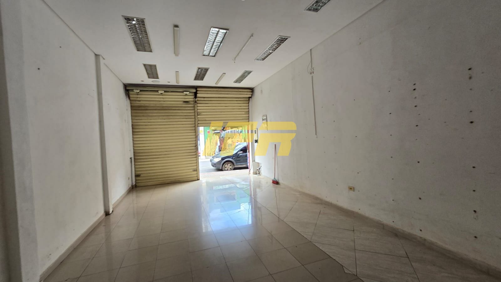 Loja-Salão, 210 m² - Foto 1