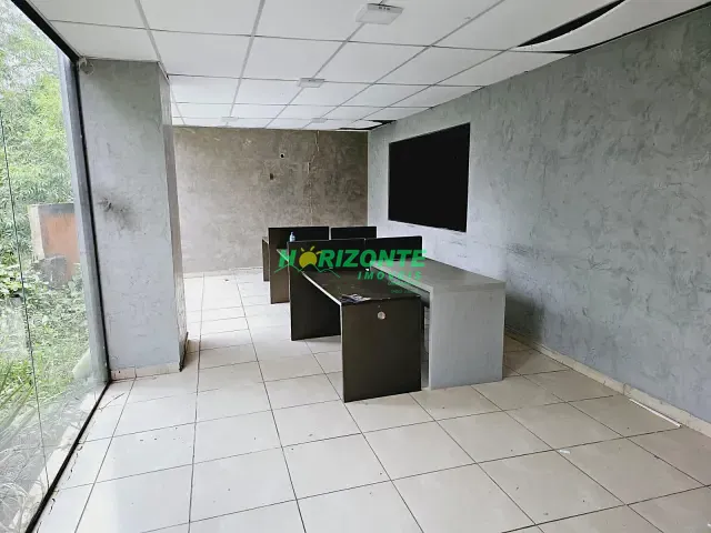 Ponto com 480m², para alugar, no bairro Urbanova em São José dos Campos