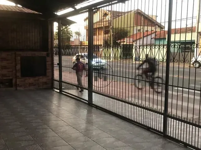 Ponto com 125m², para alugar, no bairro Pedregulho em Guaratinguetá