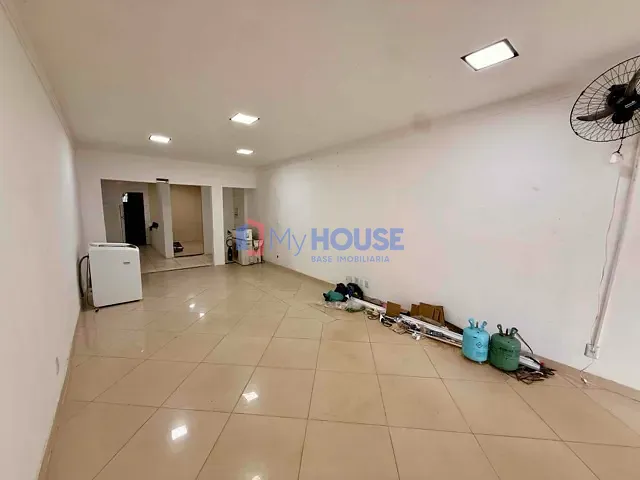 Ponto com 86m², à venda ou para alugar, no bairro Nossa Senhora da Vitória em Ilhéus