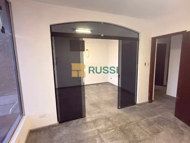 Ponto com 350m², para alugar, no bairro Palmeiras de São José em São José dos Campos