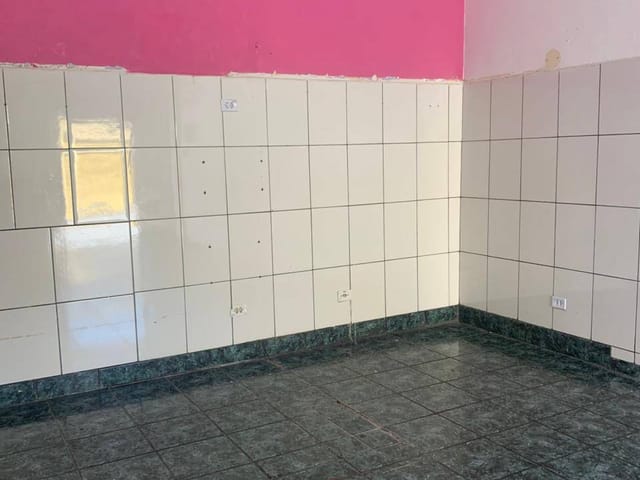 Ponto com 138m², para alugar, no bairro Maria Áurea em Pindamonhangaba
