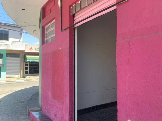 Ponto com 138m², para alugar, no bairro Maria Áurea em Pindamonhangaba