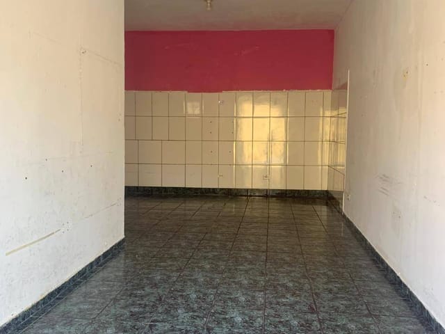 Ponto com 138m², para alugar, no bairro Maria Áurea em Pindamonhangaba