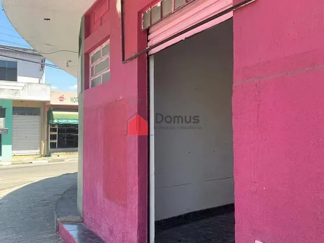 Ponto com 138m², para alugar, no bairro Maria Áurea em Pindamonhangaba