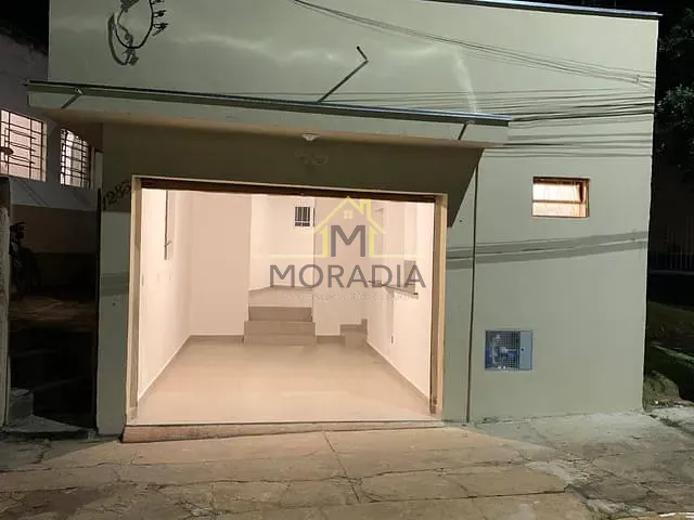 Ponto com 30m², para alugar, no bairro Centro em Guaxupé
