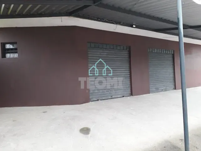 Ponto com 200m², à venda, no bairro Vila Areao em Taubaté