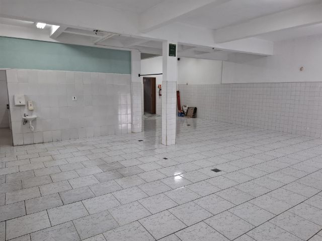 Ponto com 300m², para alugar, no bairro Jardim do Chafariz em Pindamonhangaba