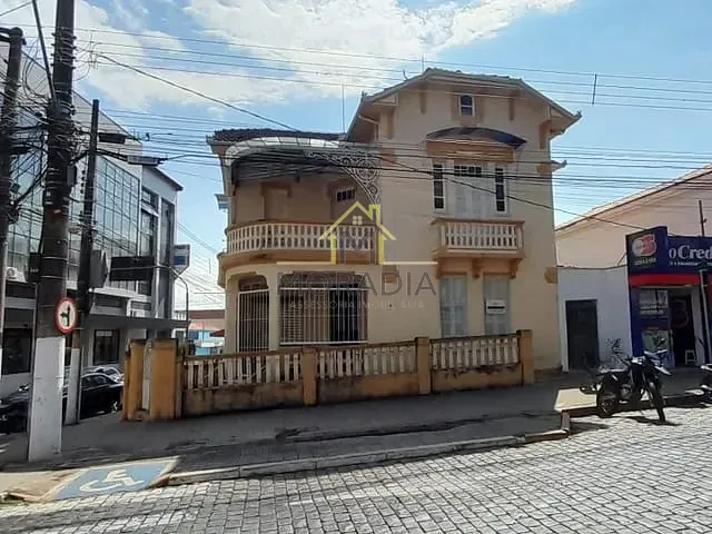Ponto com 324m², à venda, no bairro Centro em Guaxupé