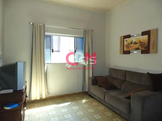 Casa com 166m², à venda, no bairro Centro em Taquaritinga