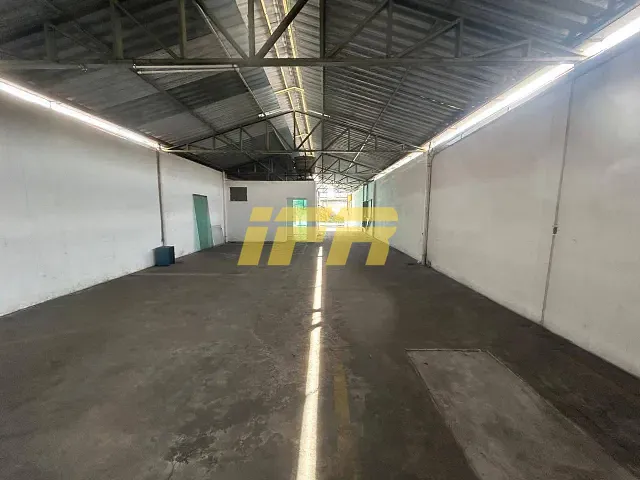 Ponto com 288m², à venda, no bairro Vila São Geraldo em Taubaté