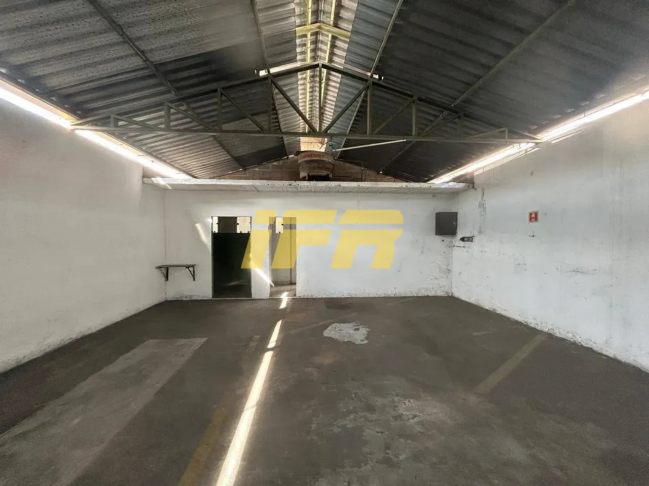 Loja-Salão, 254 m² - Foto 1