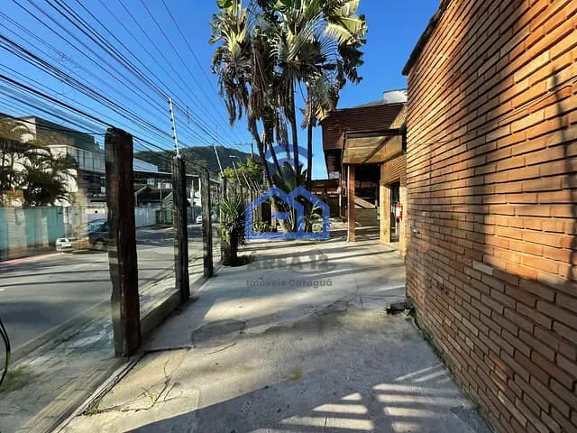 Ponto com 337m², à venda, no bairro Centro em Caraguatatuba