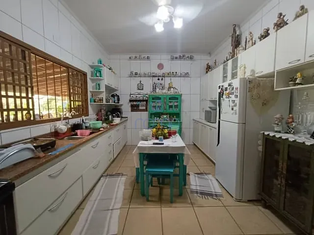 Ponto com 360m² 4 quartos e 3 banheiros, à venda, no bairro Estância Jockey Clube em São José do Rio Preto