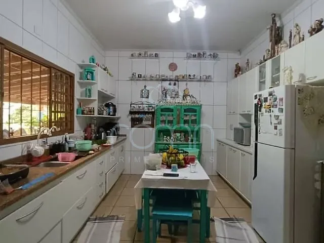 Ponto com 360m² 4 quartos e 3 banheiros, à venda, no bairro Estância Jockey Clube em São José do Rio Preto