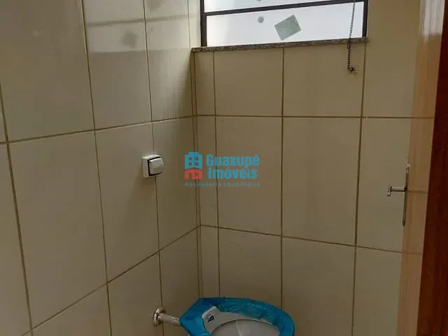 Ponto com 30m², para alugar, no bairro CENTRO em GUAXUPÉ