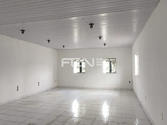 Ponto com 440m², à venda ou para alugar, no bairro Alto da Cruz em Camaçari