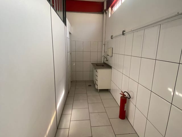 Ponto com 35m², para alugar, no bairro CENTRO em Extrema