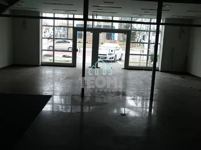 Ponto com 400m², à venda ou para alugar, no bairro Vila Jaboticabeira em Taubaté