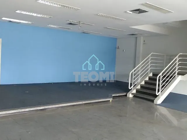 Ponto com 400m², à venda ou para alugar, no bairro Vila Jaboticabeira em Taubaté